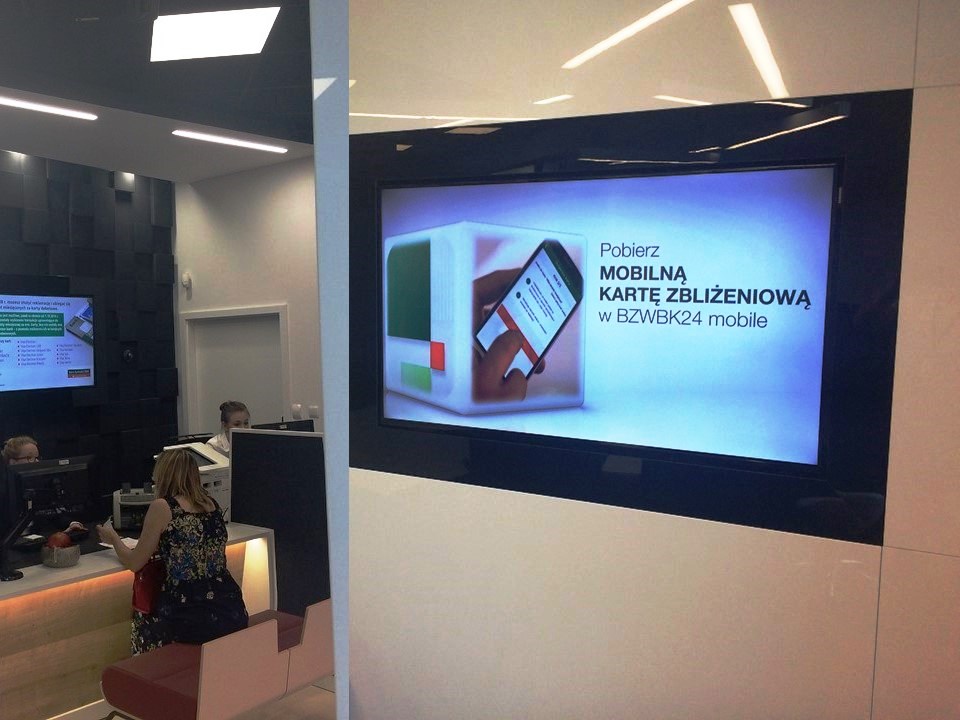 Bank BZ WBK inwestuje w systemy Digital Signage