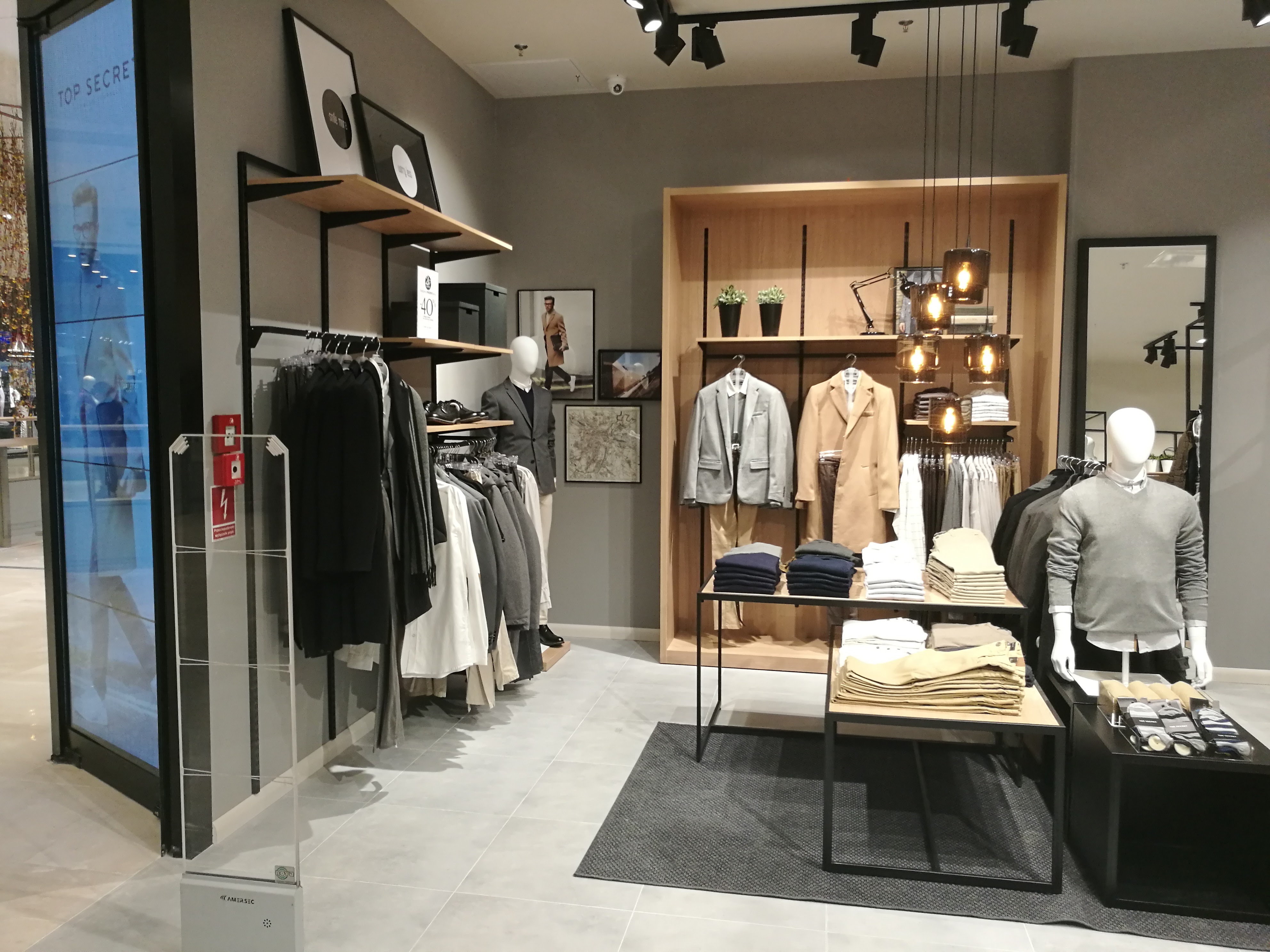 Solix.pl - monitory reklamowe - Top Secret