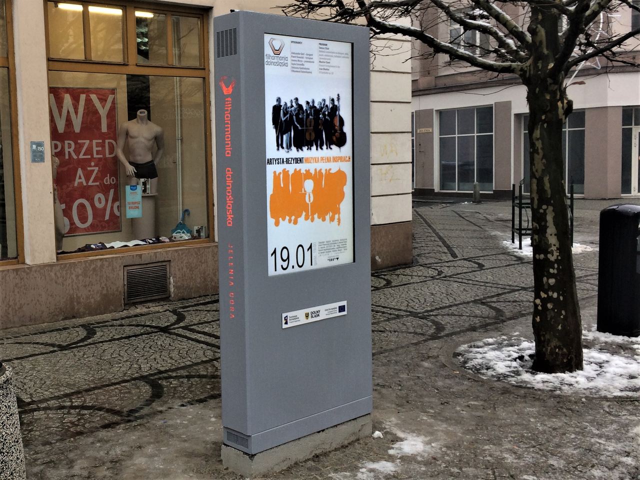 IMG_8488_filharmonia Solix.pl - totemy zewnętrzne, monitory zewnetrzne - Filharmonia