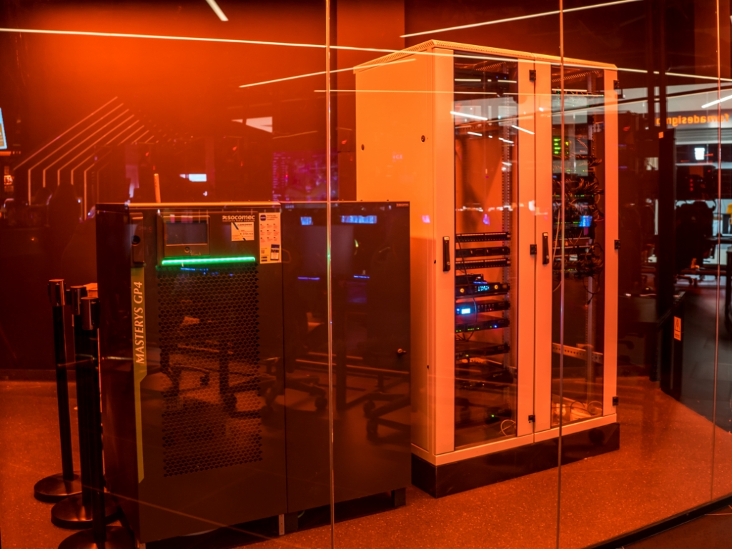 Solix.pl - ściana wideo, videowall, tablety - Kinguin